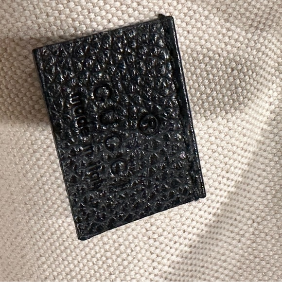 Classic Gucci Logo Leather Envelope Clutch - Picture 4 of 13